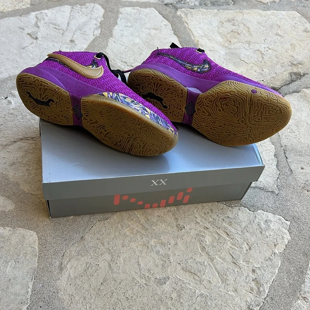 Nike LeBron XX SE (GS) Sneakers - Picture 5 of 6